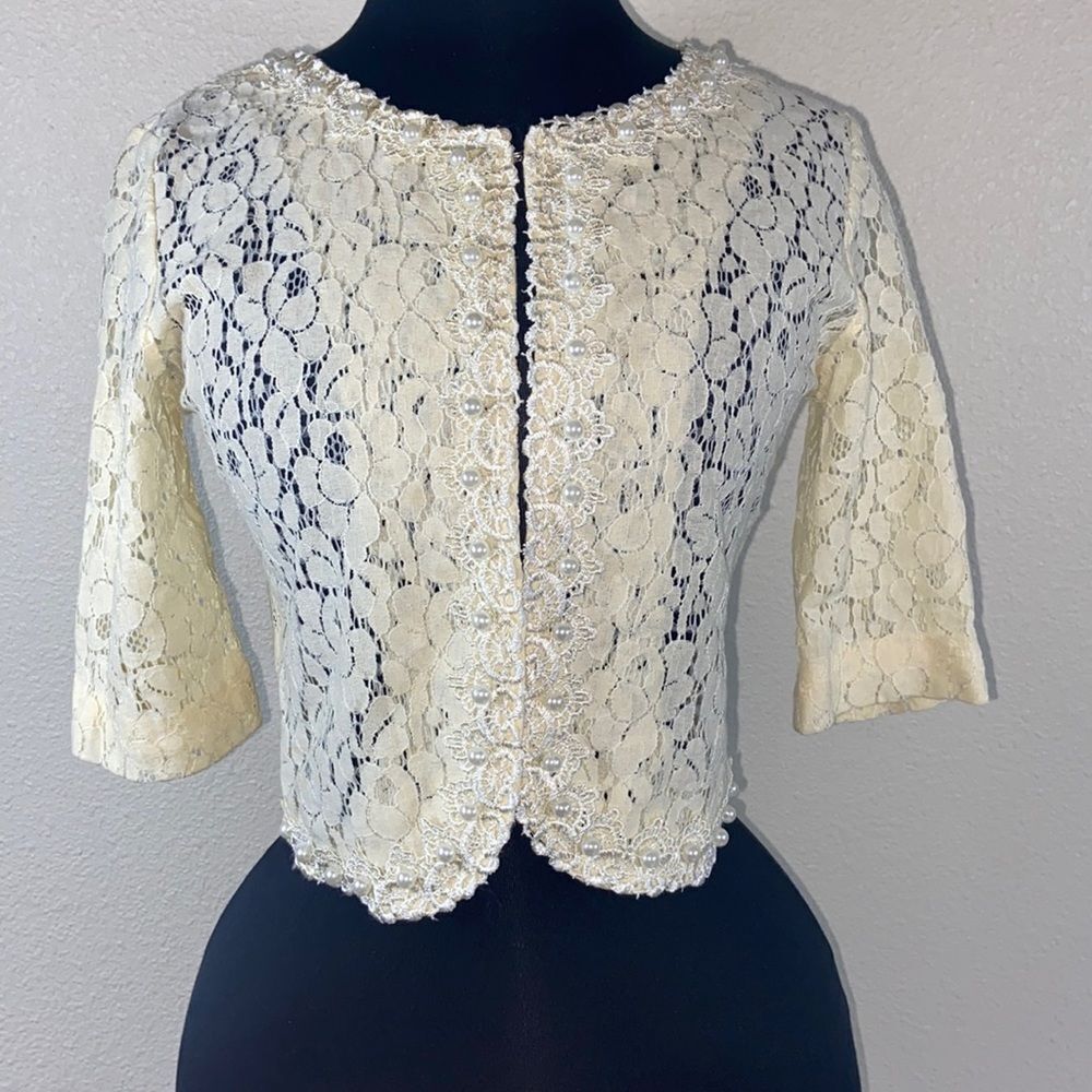 JK2 LACE WOMEN BOLERO TOP SIZE APPROXIMATELY S M
